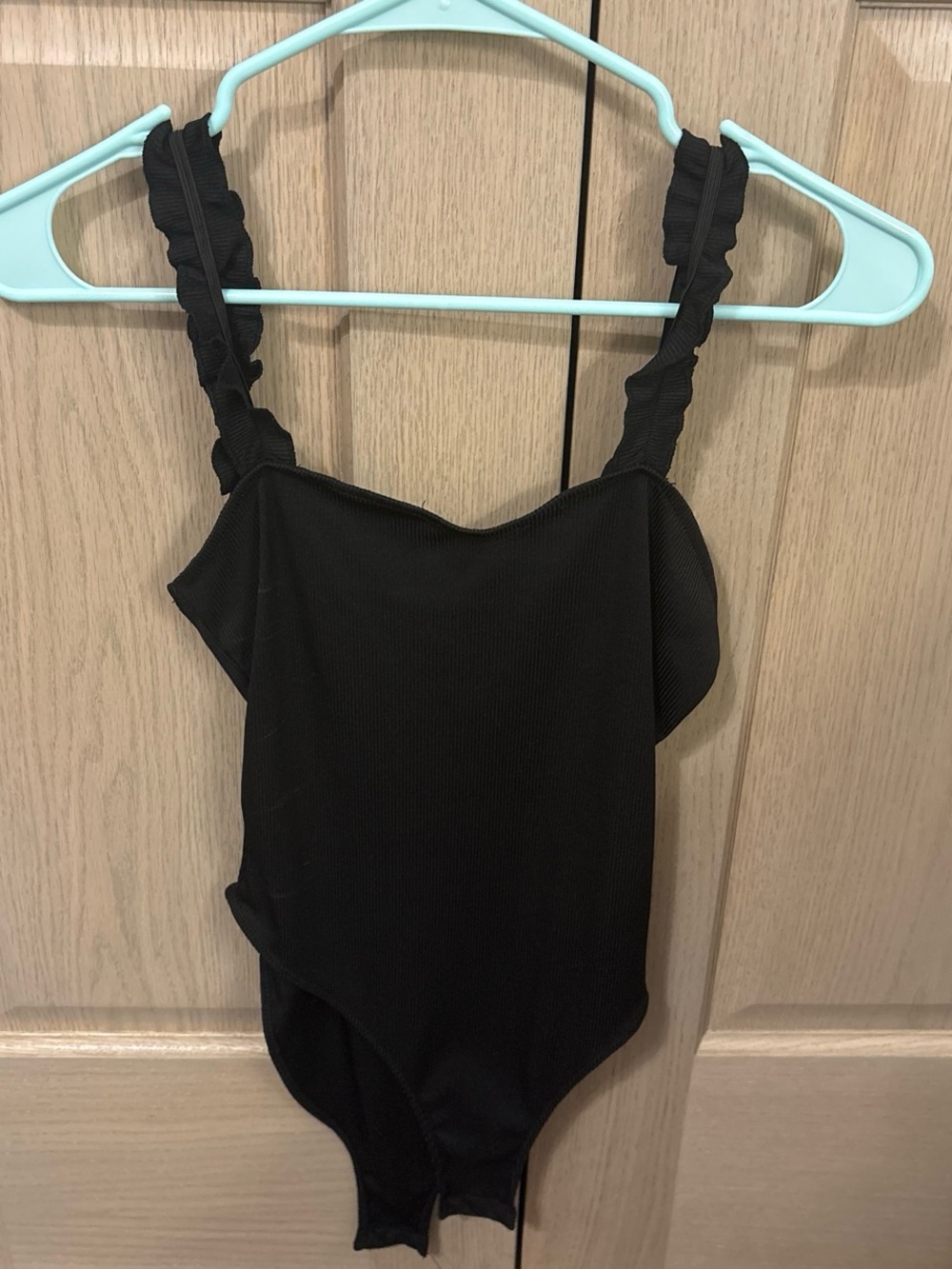 SHEIN Black Ruffle Strap Bodysuit